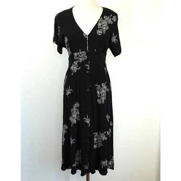 Mod Ref Meredith Floral Embroidered Dress Black and White Size S - Picture 1 of 16